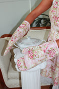 Load image into Gallery viewer, Antoinette’s Parlor Vintage Oven Mitts