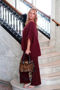 Load image into Gallery viewer, The Atelier Essential Sweater Trousers – Bordeaux