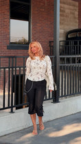 Load image into Gallery viewer, The Park Avenue Capri Trousers