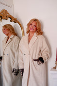 Load image into Gallery viewer, The Opéra Winter Wool Coat