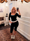 Load image into Gallery viewer, Gigi Capri Pants — Black