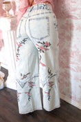 Load image into Gallery viewer, Fleur Fields Embroidered Jeans