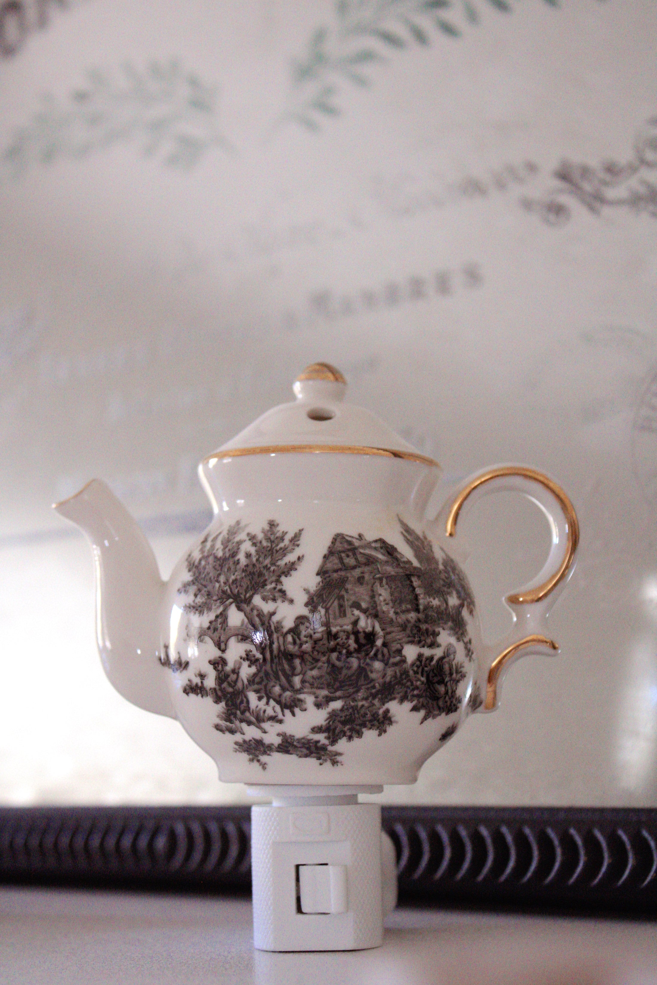 The English Tea Room Nightlight