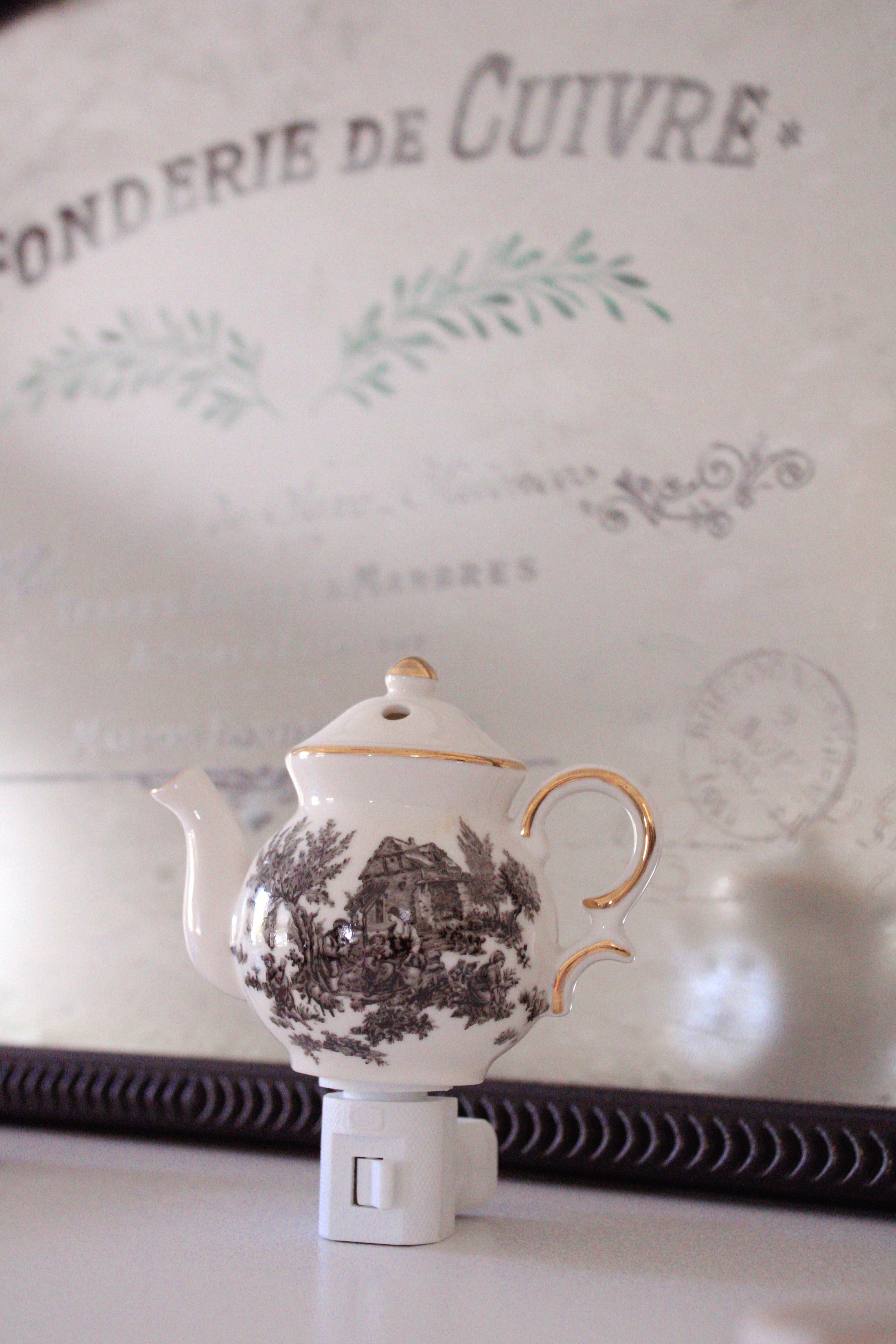 The English Tea Room Nightlight