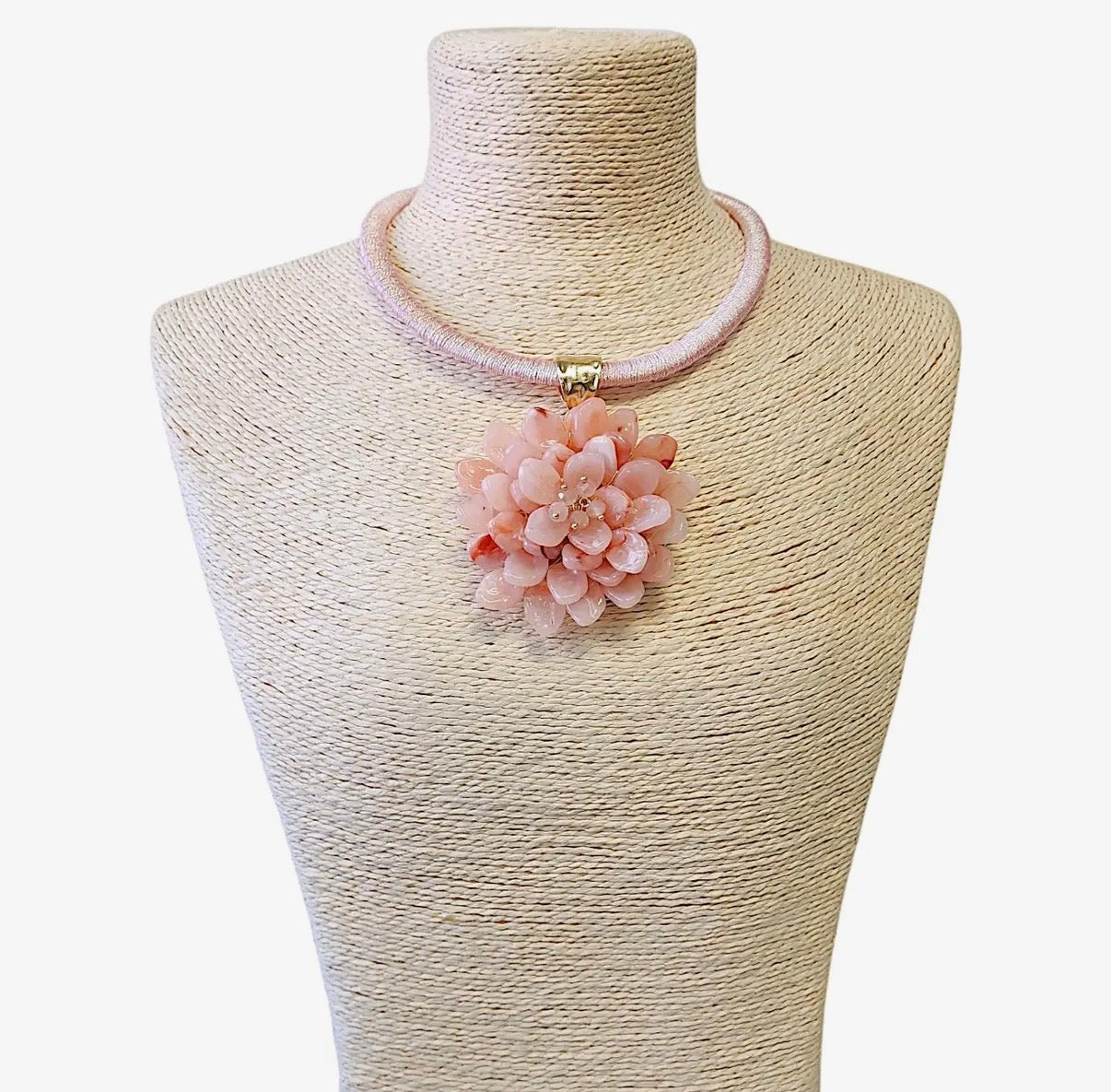 The Peony Élise Statement Necklace