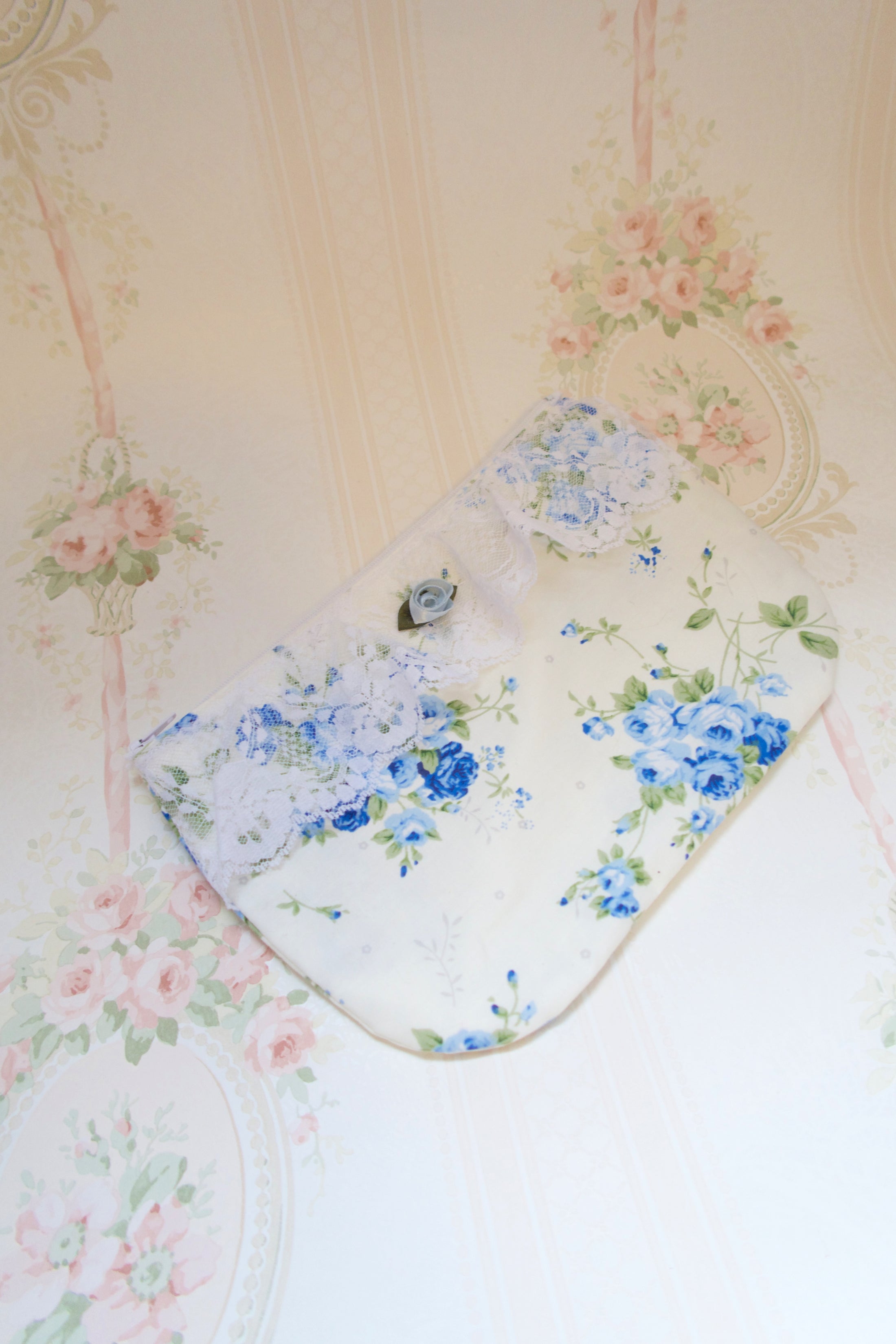 Cottage Garden Whispers Flat Pouch - in stock