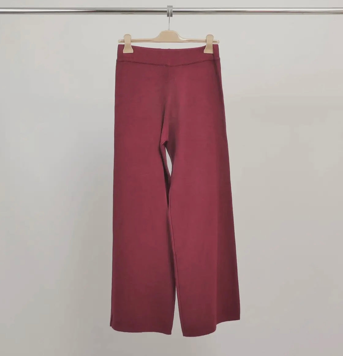 The Atelier Essential Sweater Trousers – Bordeaux