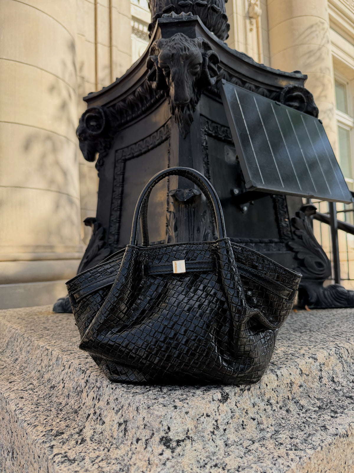 The Tribeca Woven Handbag — Noir