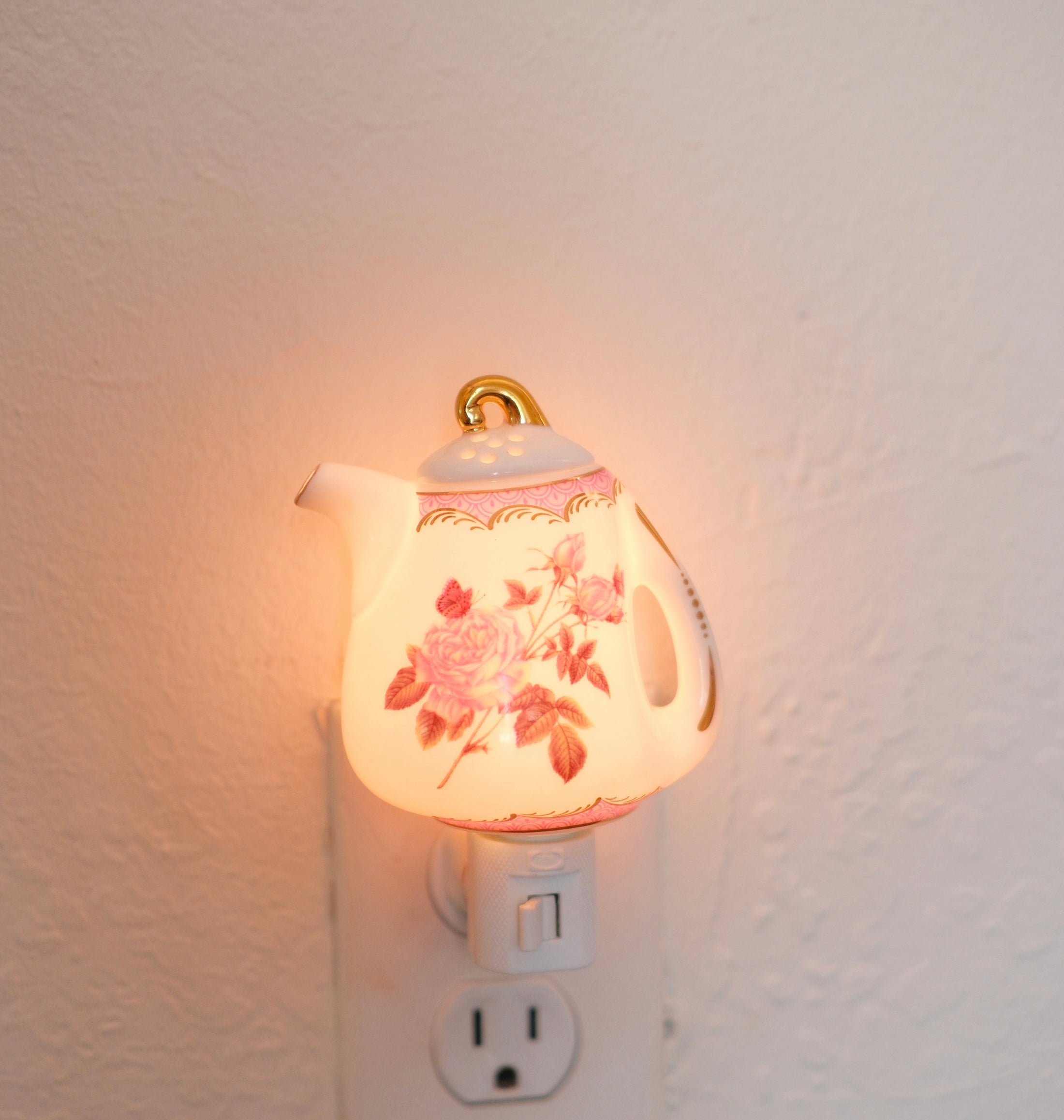 The Vintage Rose Teapot Nightlight
