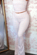 Load image into Gallery viewer, Ribboned Dreams Active Leggings
