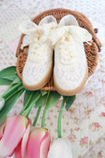 Load image into Gallery viewer, Château Stroll Sneakers
