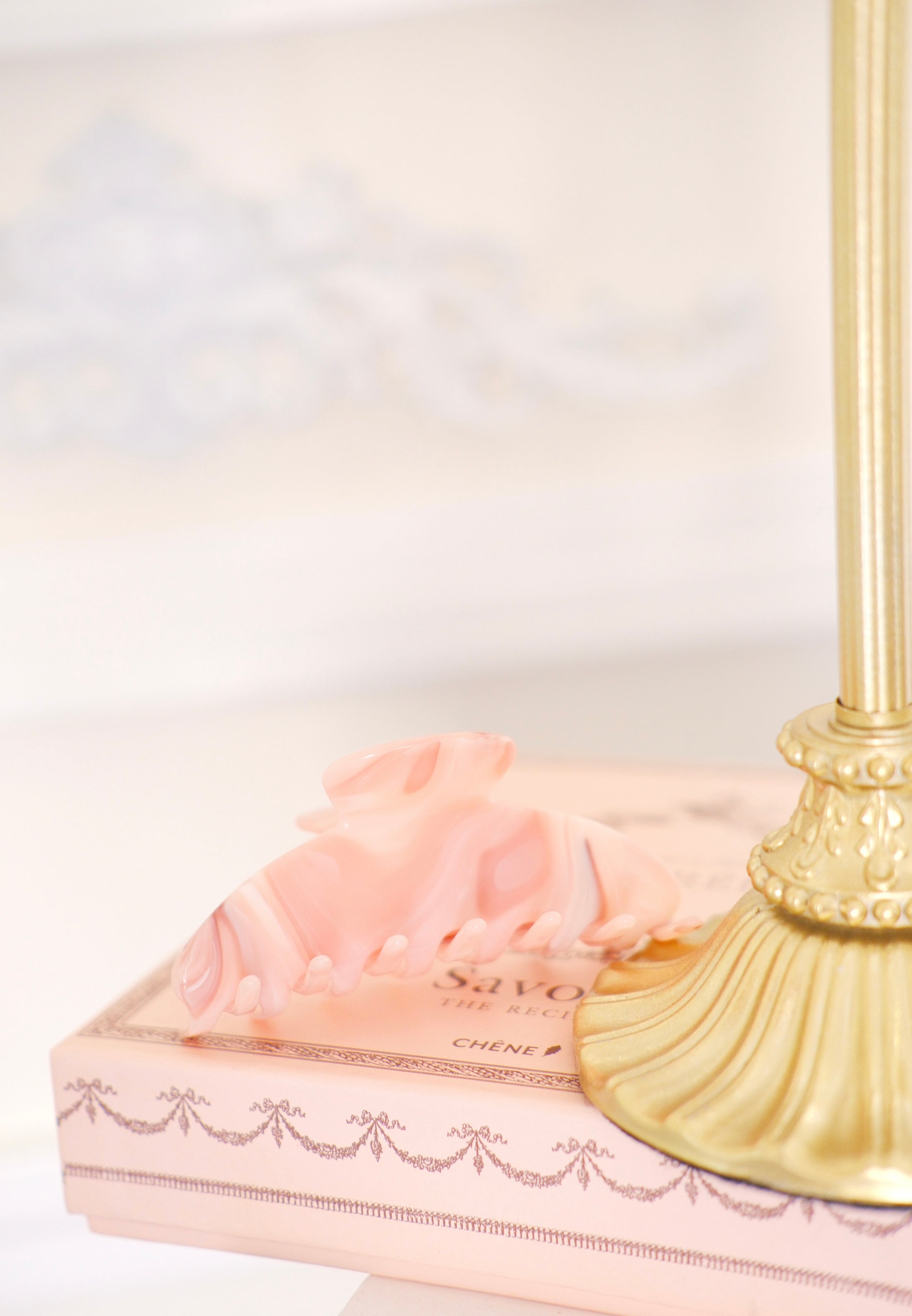 The Petit Croissant Claw - Pink Chiffon