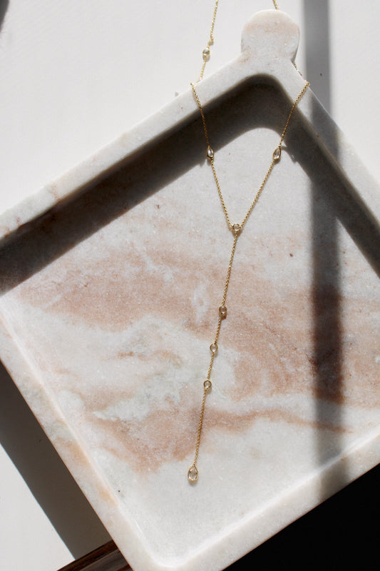 The Élodie Lariat Necklace