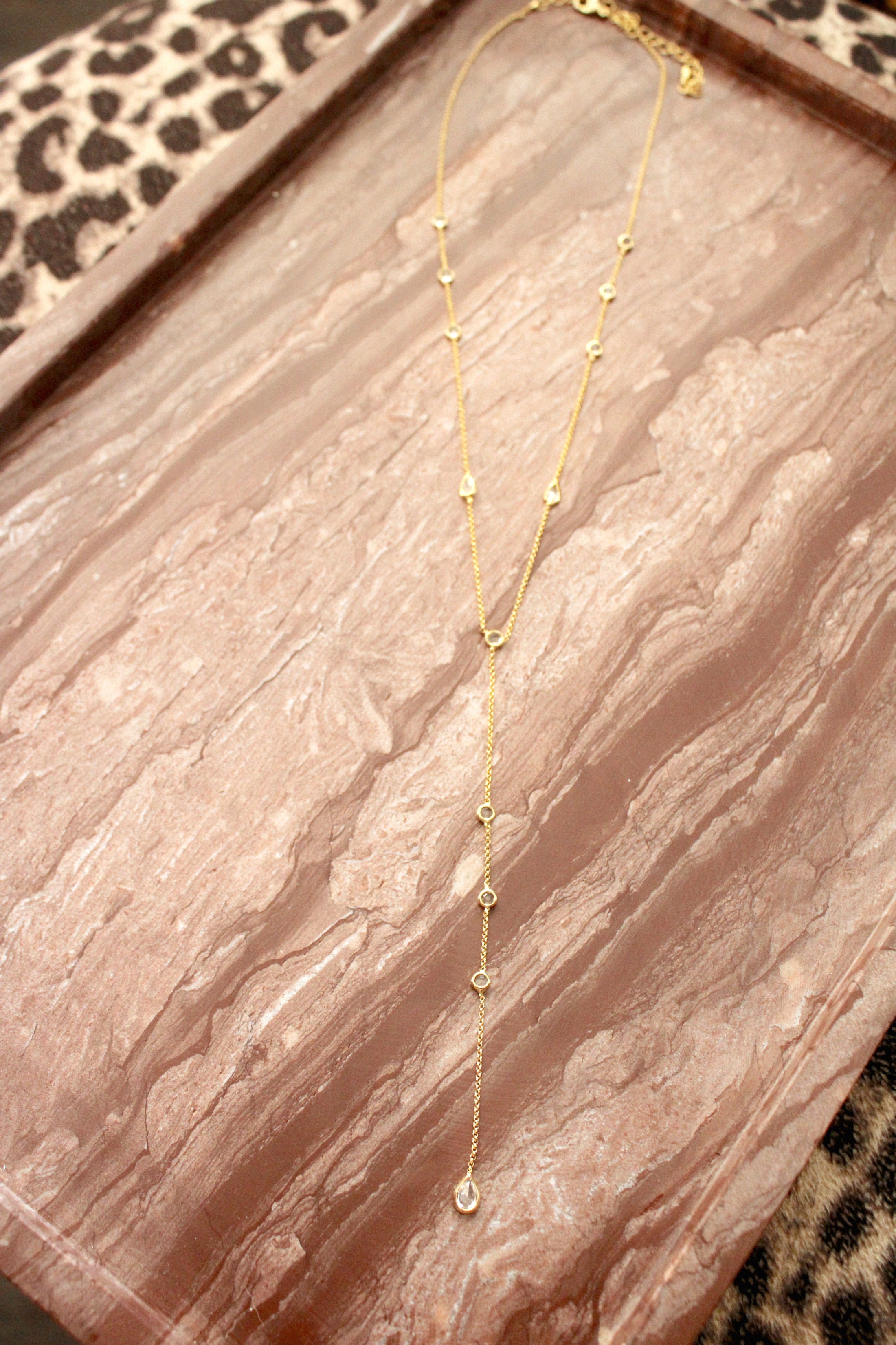 The Élodie Lariat Necklace