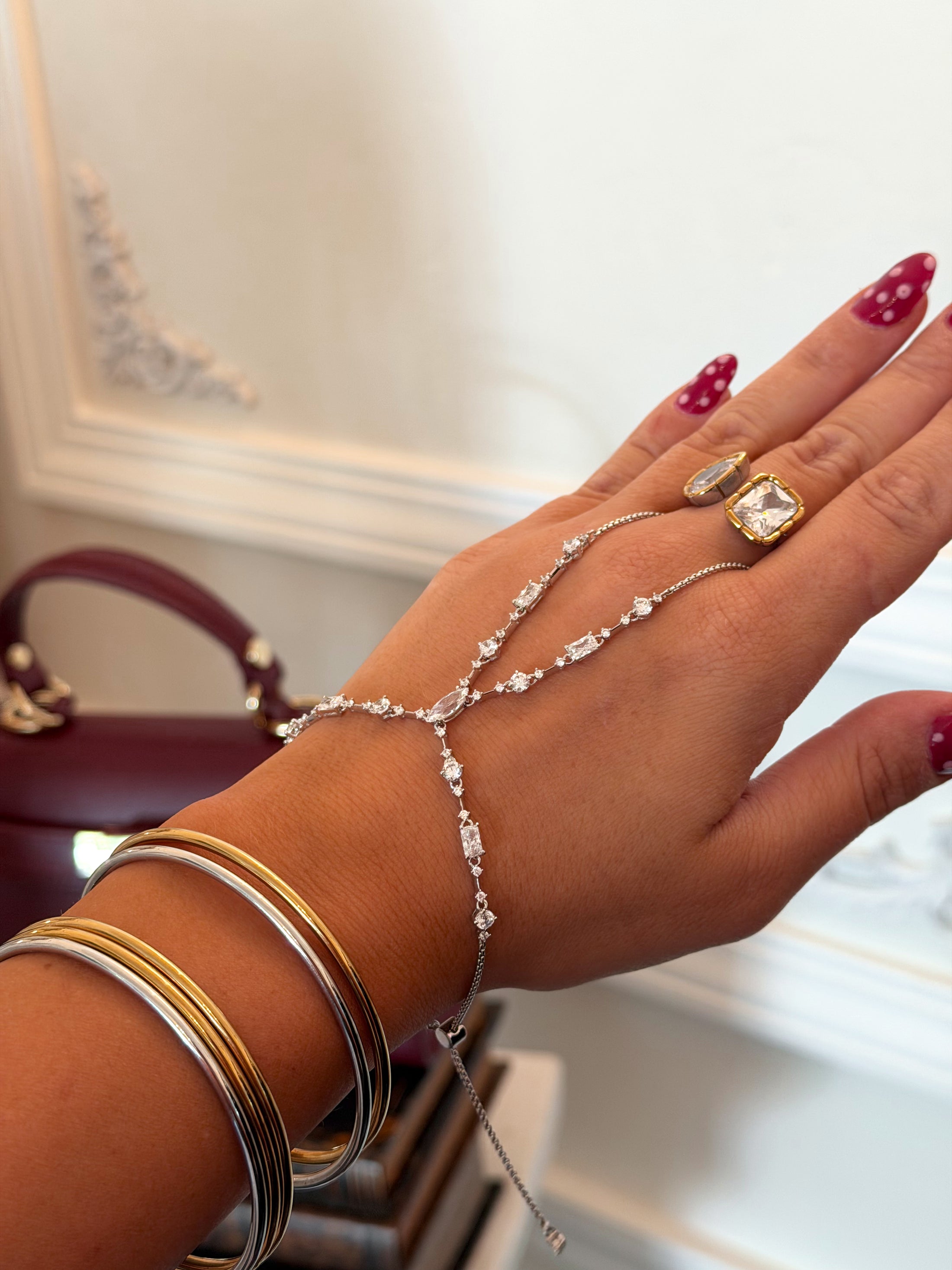 The Vendôme Crystal Hand Chain - Silver