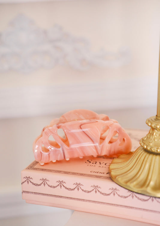 The Croissant Atelier Claw - Pink Chiffon