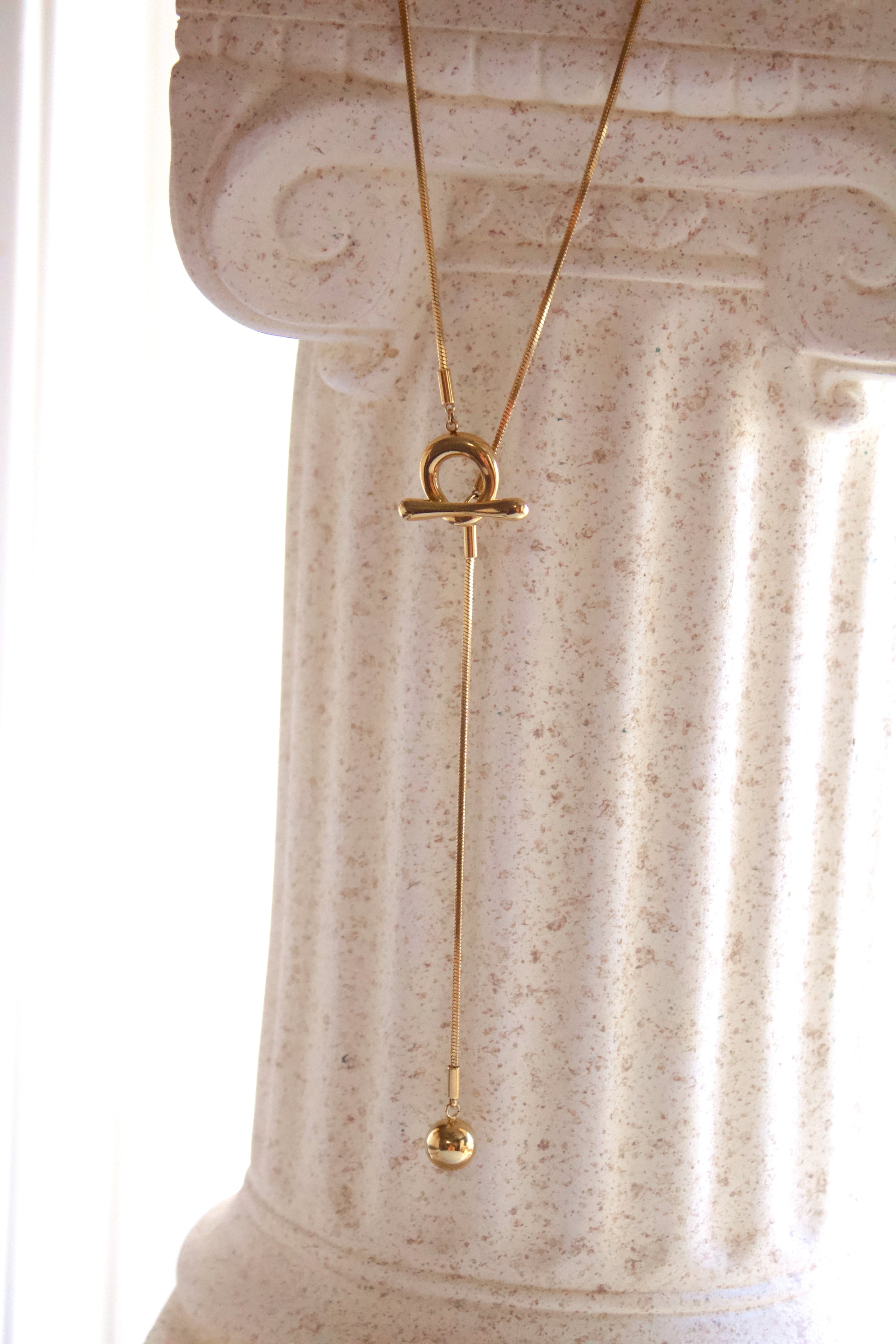 The London Loop Necklace