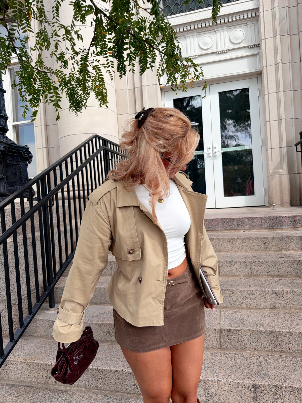 The Claudine Pearl Claw Clip - Midi