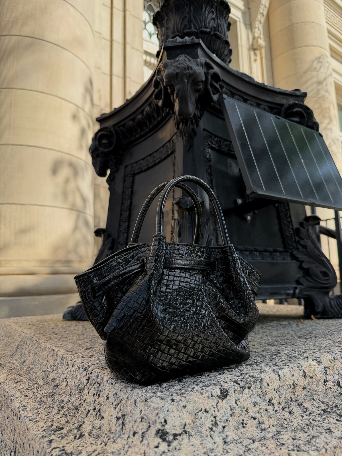 The Tribeca Woven Handbag — Noir
