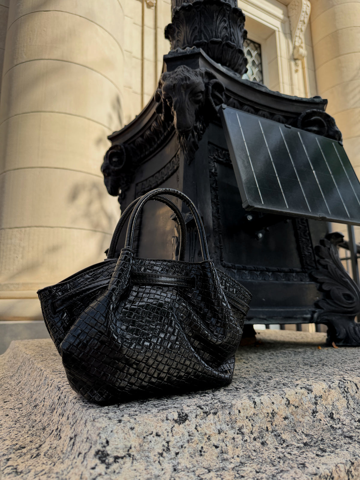 The Tribeca Woven Handbag — Noir