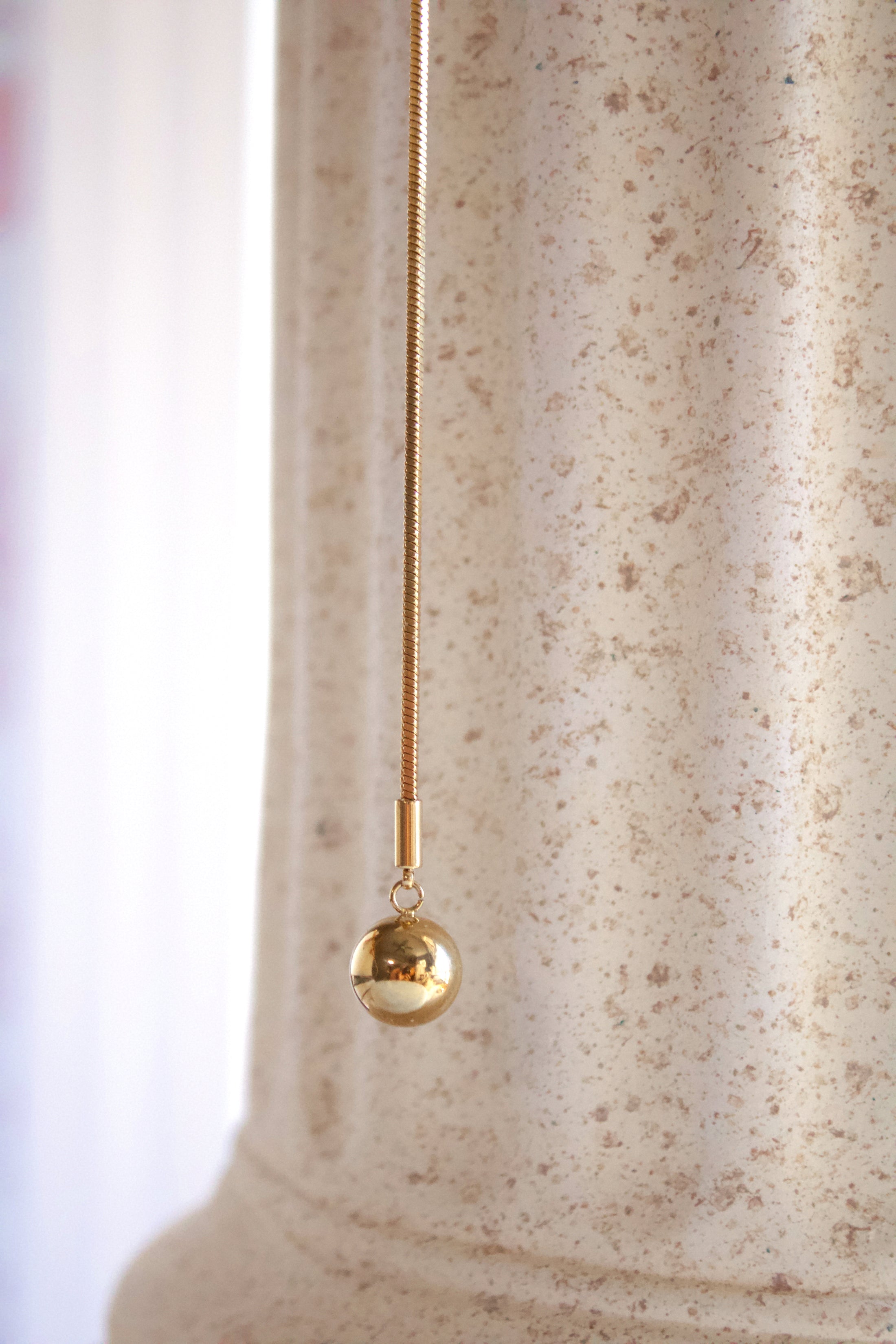 The London Loop Necklace