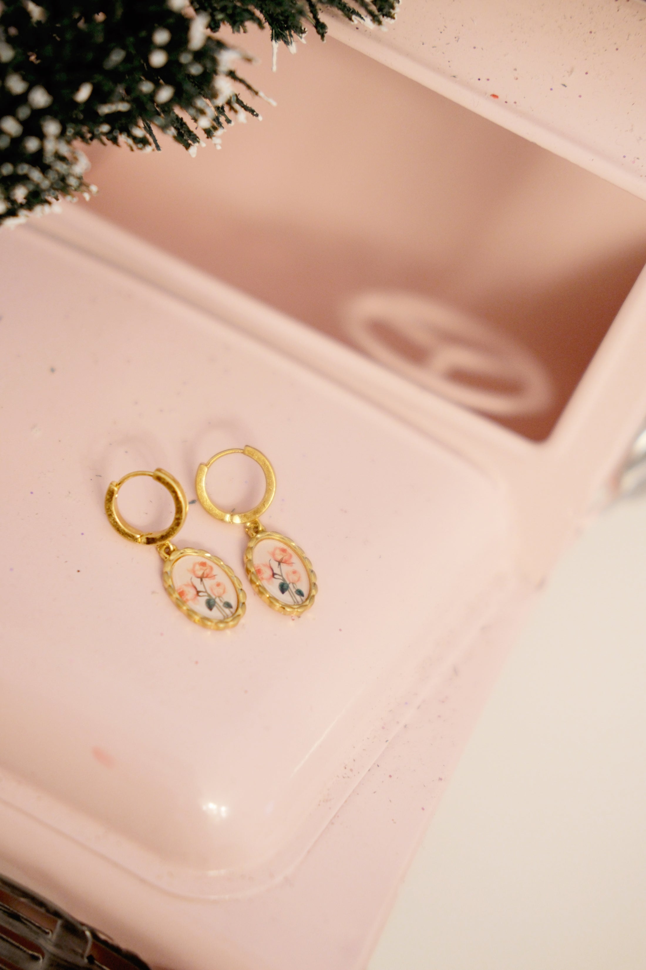 The Framed Roses Huggies