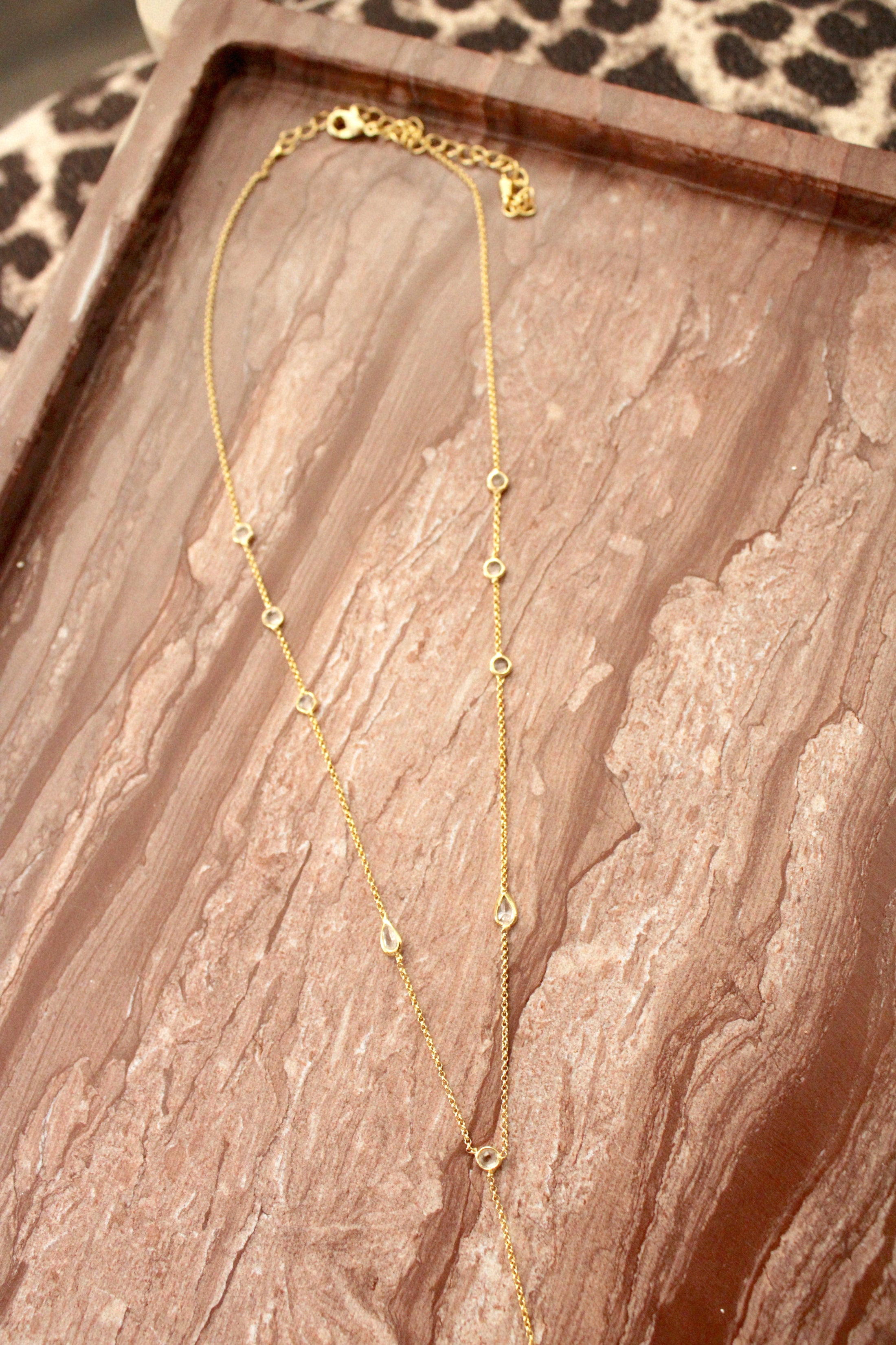 The Élodie Lariat Necklace