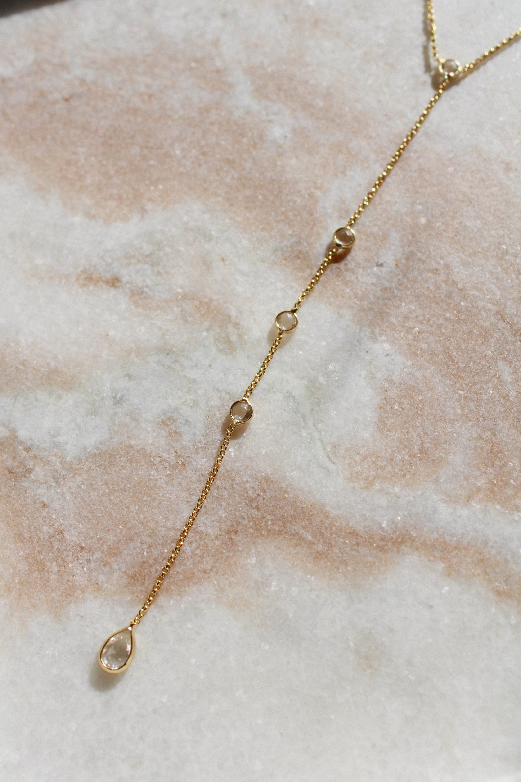 The Élodie Lariat Necklace
