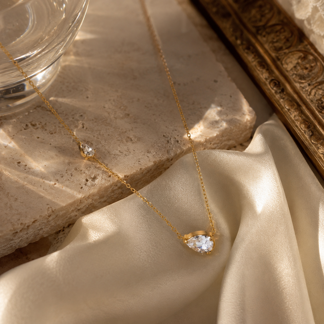 The Solène Crystal Necklace