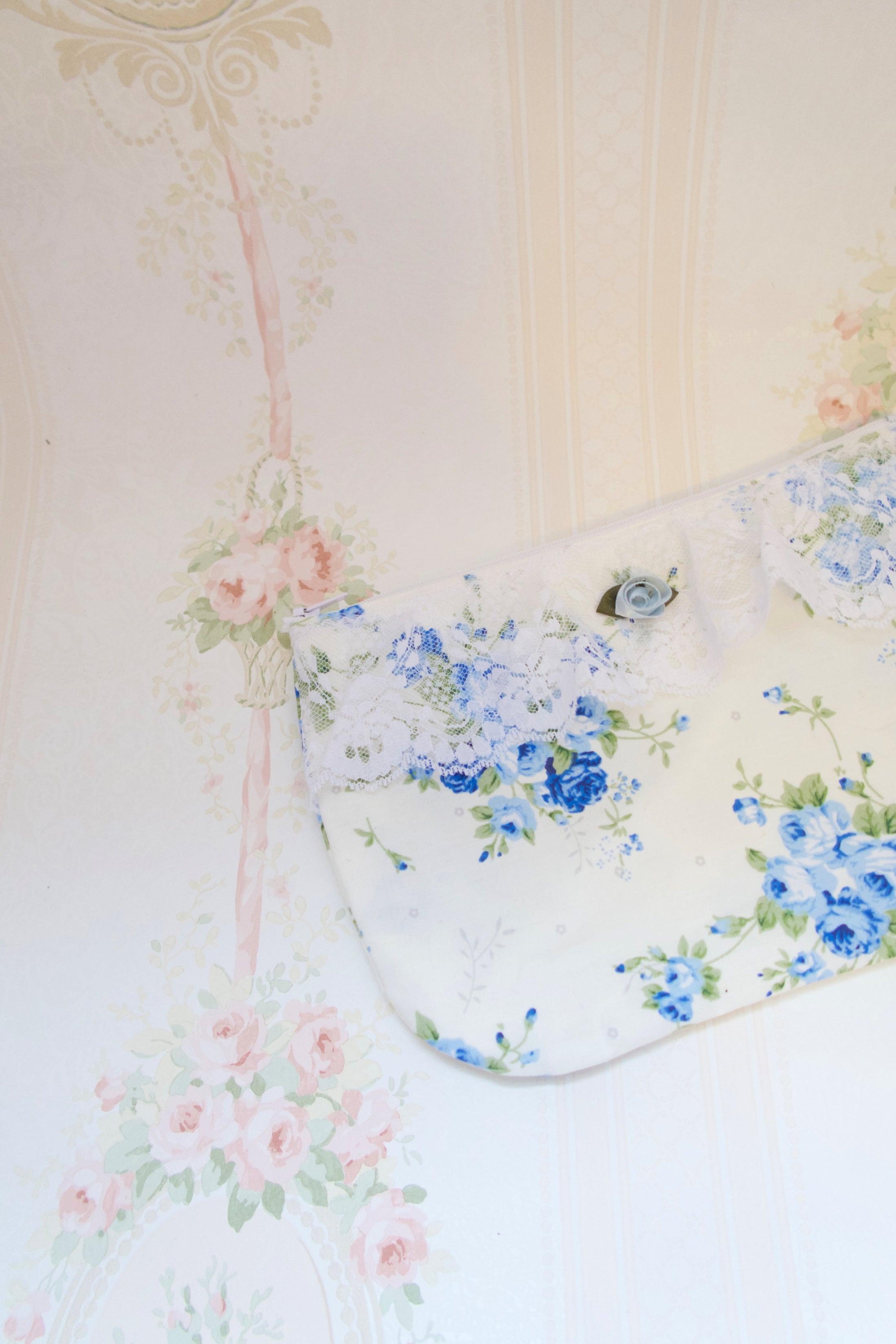 Cottage Garden Whispers Flat Pouch - in stock