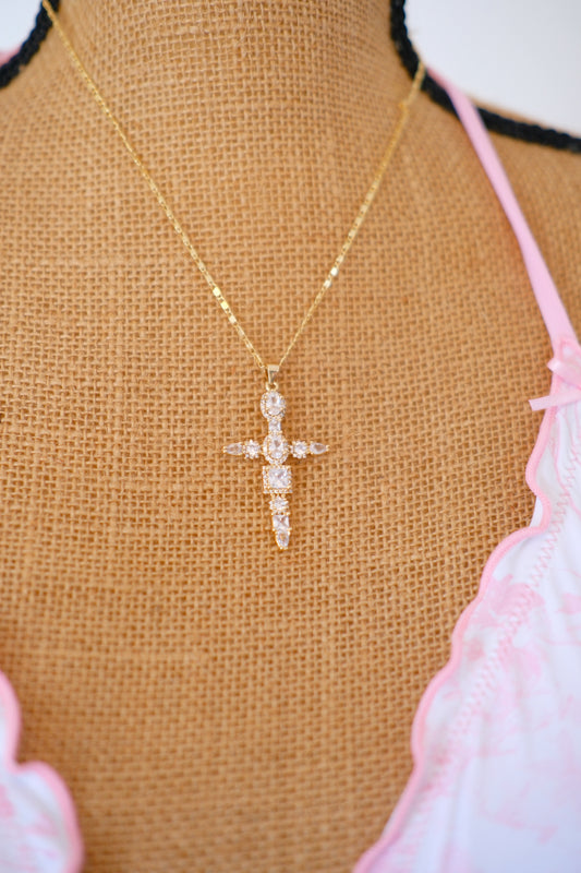 The Éternelle Croix Pendant Necklace