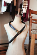 Load image into Gallery viewer, The Regent Belt - Noir
