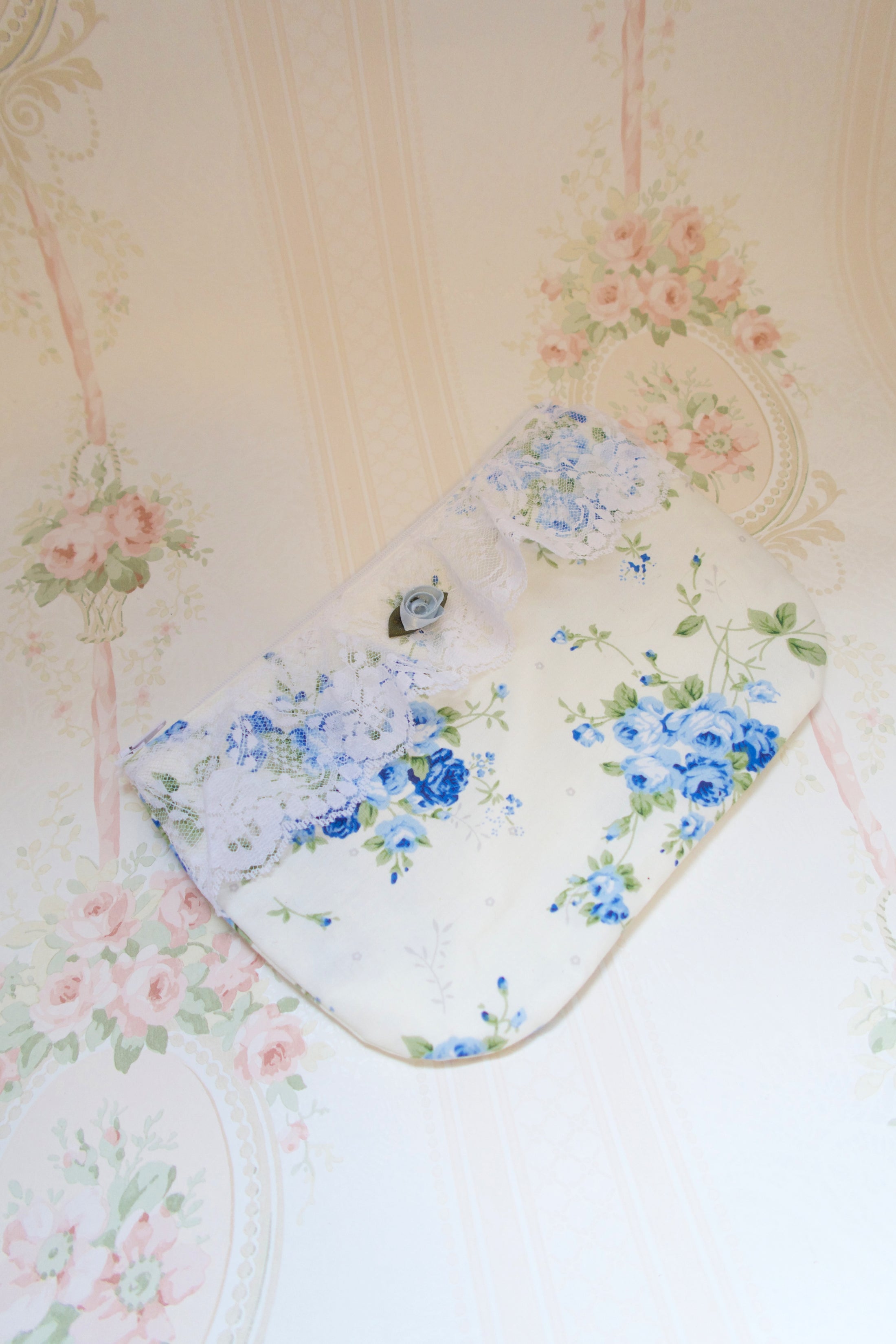 Cottage Garden Whispers Flat Pouch - in stock