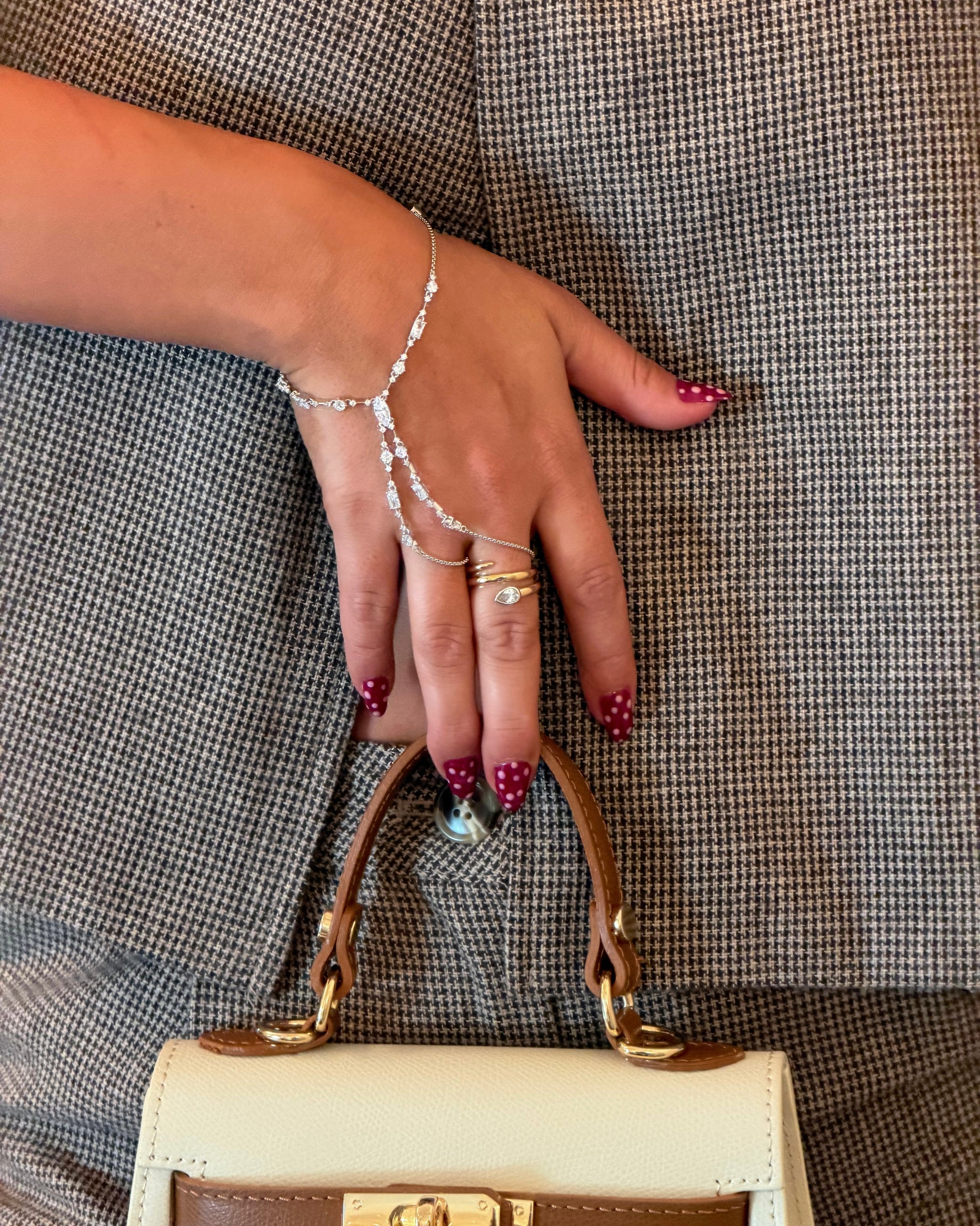 The Vendôme Crystal Hand Chain - Silver