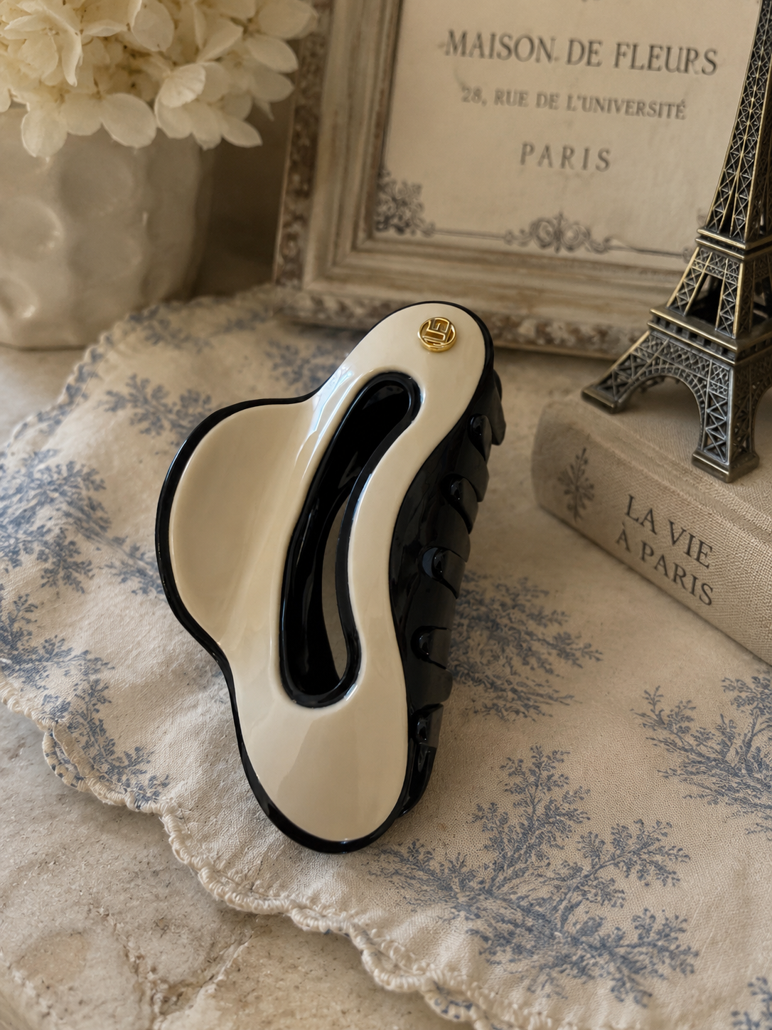 The Saint-Honoré Claw Clip