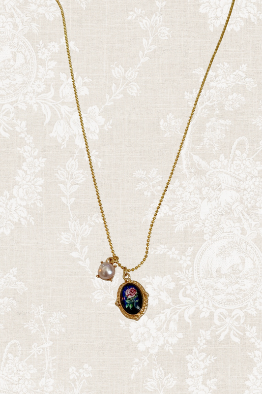 Fleur d’Héritage Pendant Necklace